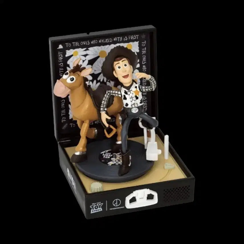 [BUNJANG] Toy Story x Peaceminusone Record Player Woody Bullseye Figure / 토이스토리 피스마이너스원 레코드 플레이어 우디 불스아이 피규어