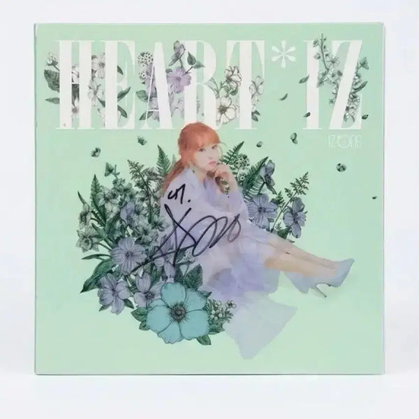 [BUNJANG] IZ*ONE HEART*IZ Kim Chaewon Autographed Album / IZ*ONE HEART*IZ 앨범 김채원 사인앨범
