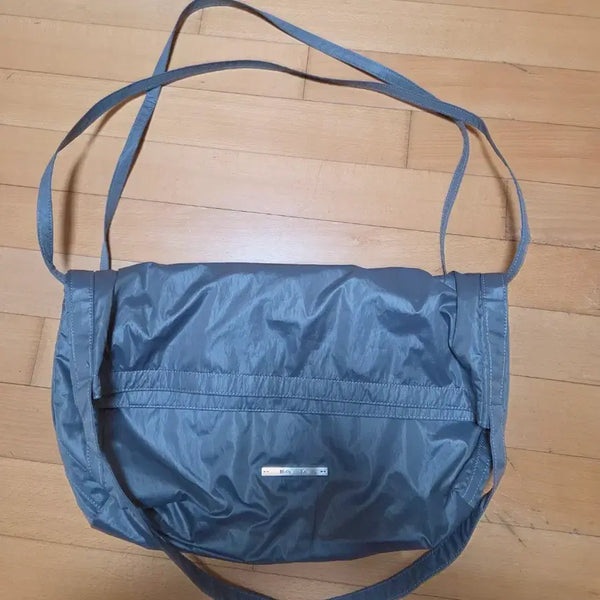 [BUNJANG] Matinkim Two-Way Folding Bag / 마뗑킴 투웨이 폴딩백