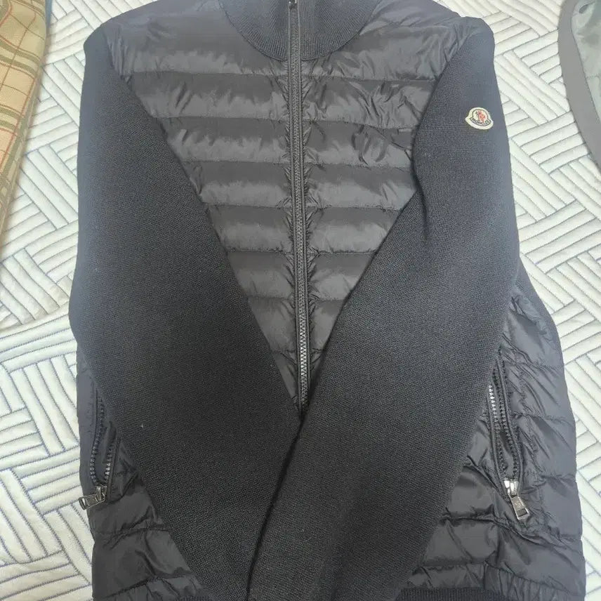 [BUNJANG] Moncler Knit Padded Jacket / 몽클레어 니트패딩