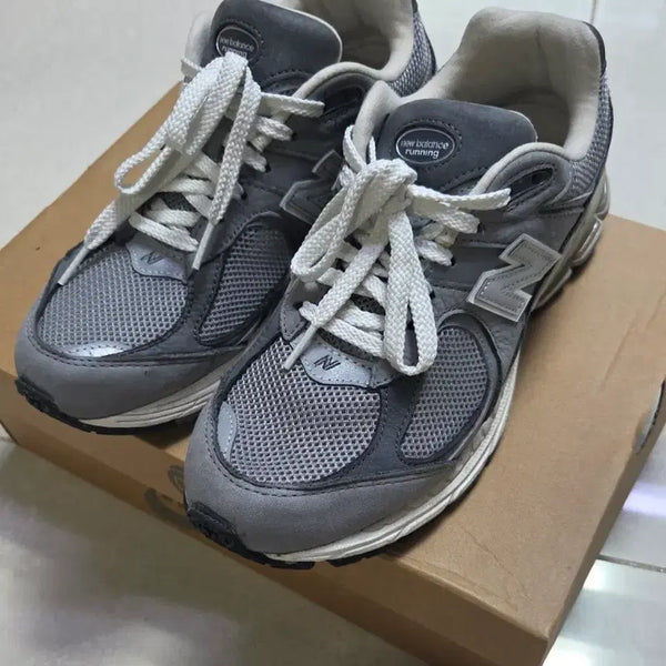 [BUNJANG] New Balance 2002R Premium Vintage Gray Sneakers (265) / 뉴발란스 2002r 그레이 265
