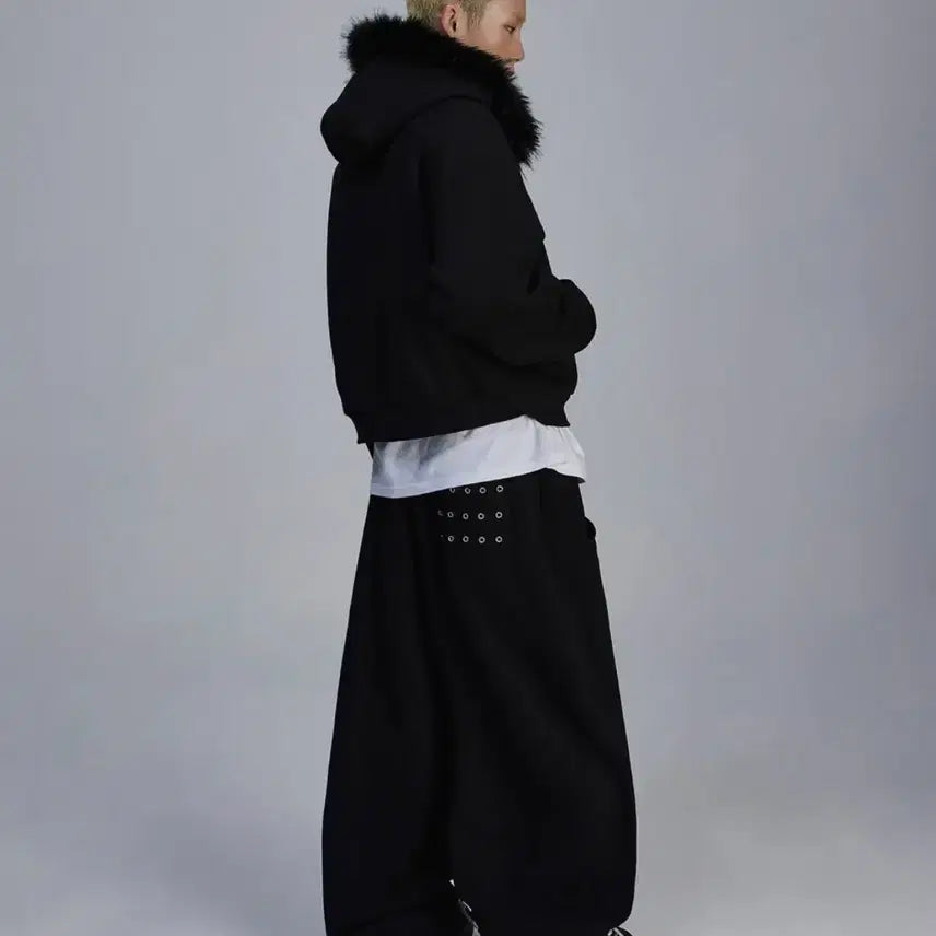 [BUNJANG] Skelexweq Back Pocket Eyelet Sweatpants Black Wide Training Pants / 스켈리웩 백포켓 아일렛 스웨트 팬츠 블랙 와이드 트레이닝 비엑세스