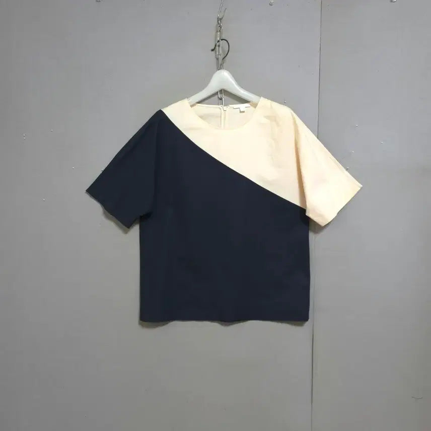 [BUNJANG] COS Diagonal Color-Block Blouse (Size 36) / COS 코스 사선배색 블라우스 36  n7310