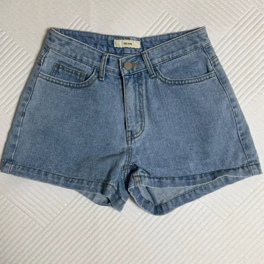 [BUNJANG] TheWish Shopping Mall Light Wash Denim Shorts Size S / 더위시 쇼핑몰 데님 반바지 팬츠 S
