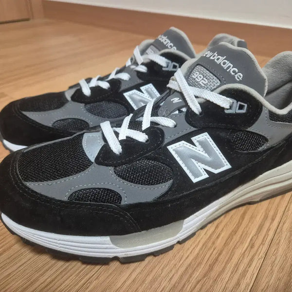 [BUNJANG] New Balance 992 Black Sneakers (285) / 뉴발란스 992 블랙 285