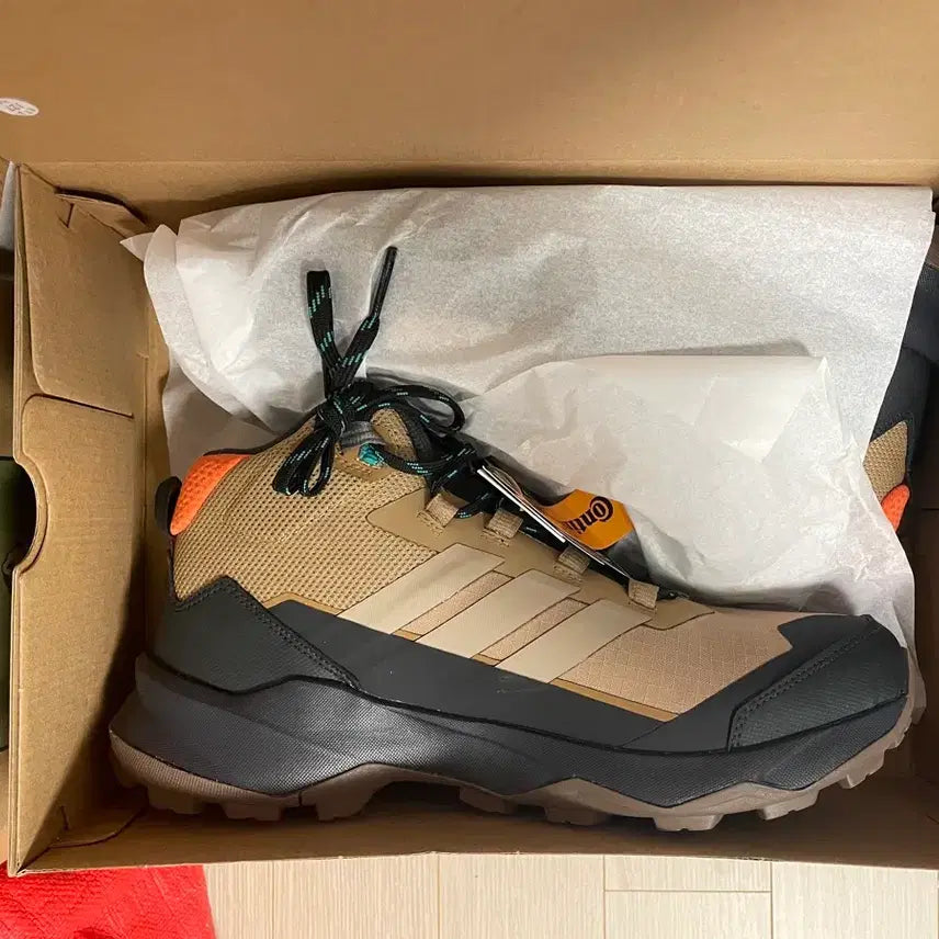 [BUNJANG] Adidas Terrex Skychaser AX5 Mid GTX Hiking Boots / 아디다스 테렉스 스카이체이서 AX5 미드 285 새제품 판매합니다.