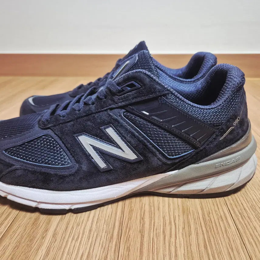 [BUNJANG] New Balance 990v5 Women's Sneakers Size 270 / 뉴발란스 990V5 우먼스 270
