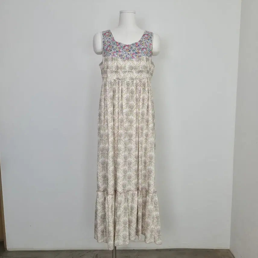[BUNJANG] Japan Ivory Floral Sleeveless Long Dress / 재팬 아이보리 잔꽃무늬 민소매 롱 원피스