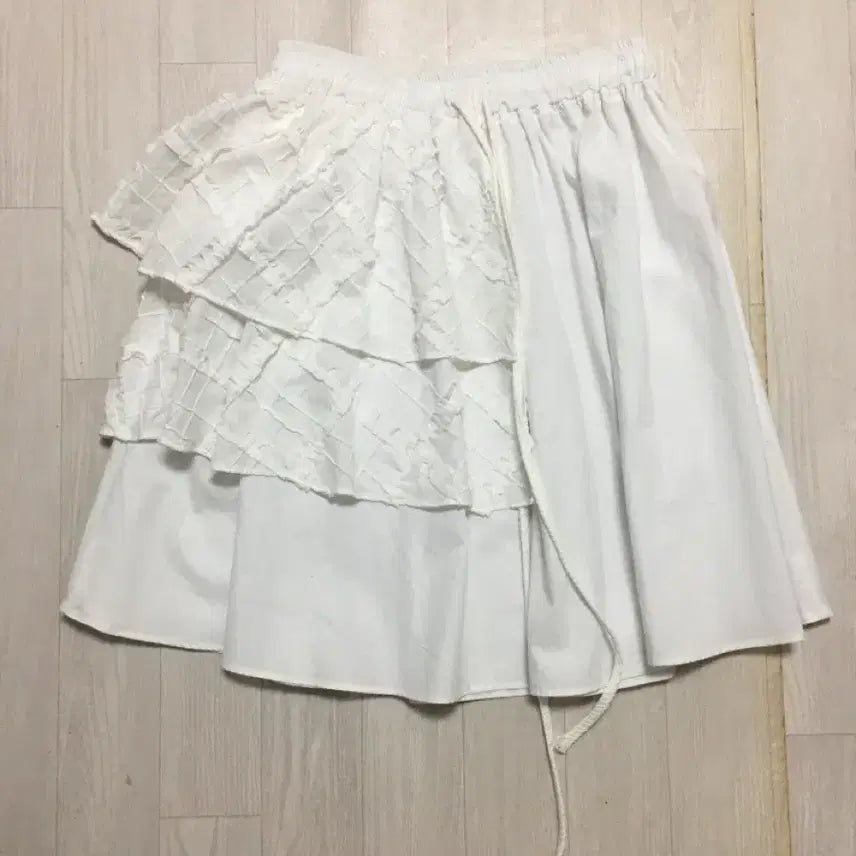 [BUNJANG] OHEHIO Kangkang Skirt White / 오헤시오 캉캉 스커트 화이트