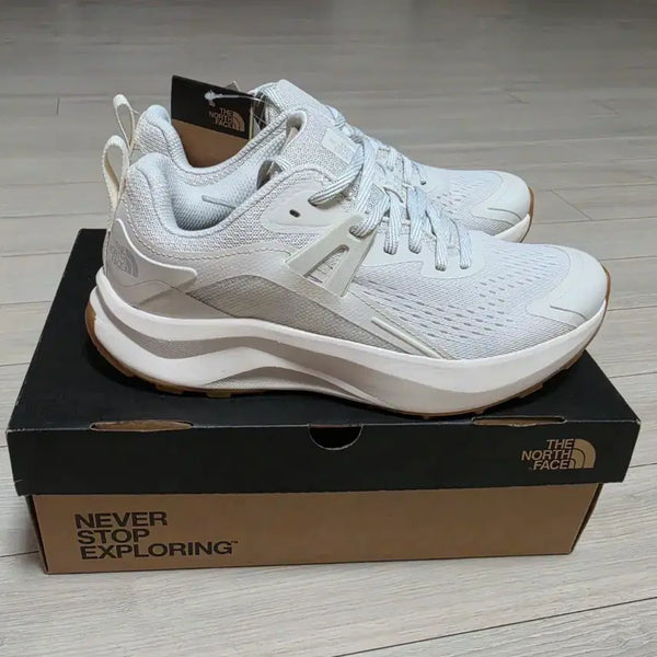 [BUNJANG] The North Face Women's Off-White Sneakers / 노스페이스 여성 운동화 오프화이트