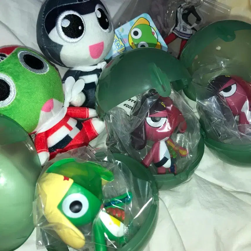 [BUNJANG] Keroro Skeleton Gacha Figure Bundle Set / 개구리중사 케로로 스켈레톤 가챠 케로로 기로로 일괄