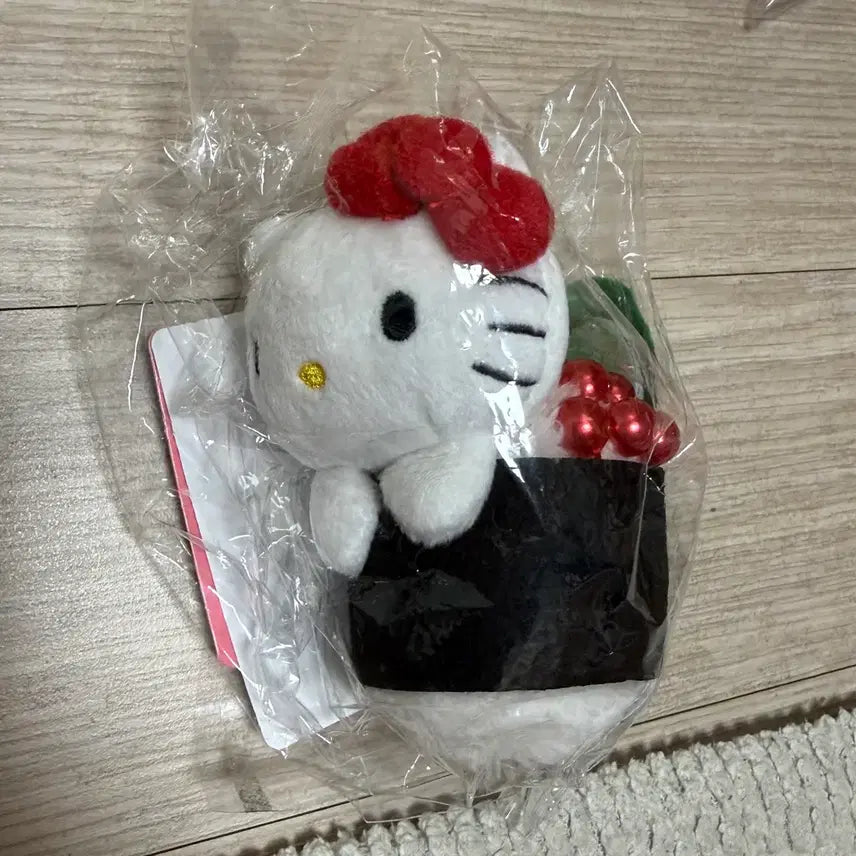[BUNJANG] Hello Kitty Sushi Keychain / 초밥 키티 키링