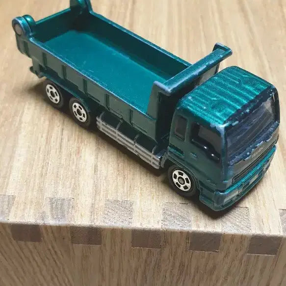[BUNJANG] Takara Tomy Tomica No. 76 Isuzu Giga Dump Truck / 토미카 No.76 이스즈 기가 덤프트럭