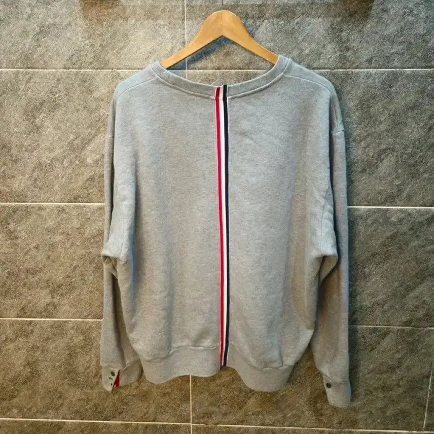 [BUNJANG] Thom Browne Back 3-Stripe Grey Sweatshirt / [5사이즈] 톰브라운 백삼선 그레이 맨투맨
