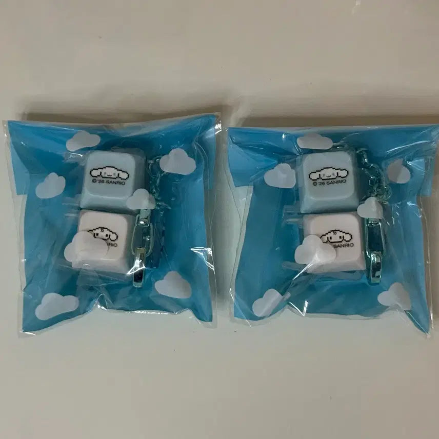 [BUNJANG] Sanrio LED 2-Keycap Keychain / 산리오 LED 2구 키캡 키링 새제품 (교환>쿠로미)