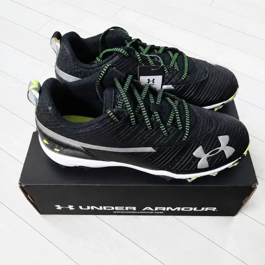 [BUNJANG] Under Armour Baseball Cleats Black Neon Accent / 언더아머 야구화 검정색 네온 포인트