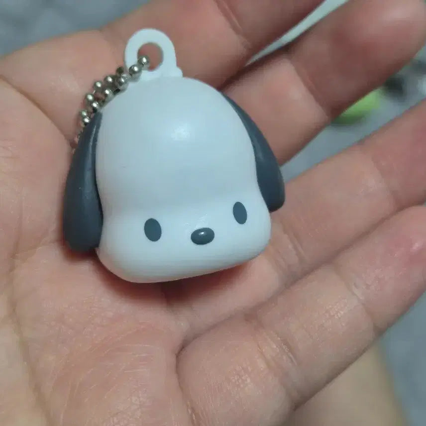 [BUNJANG] Pochacco Lip Balm Cap Gacha Keychain / 포챠코 립밤 뚜껑 가챠