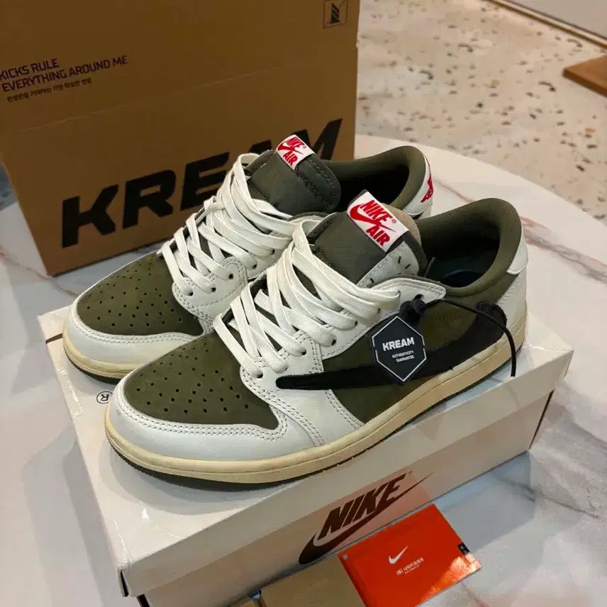 [BUNJANG] Nike Air Jordan Travis Scott Reverse Olive Sneakers / [정품] 조던 트래비스 스캇 리버스 올리브 새상품급