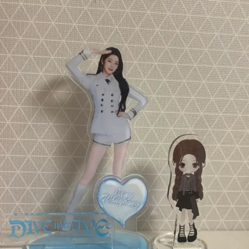 [BUNJANG] IVE Jang Wonyoung Fan Concert Acrylic Stand / 아이브 장원영 팬콘 아크릴 스탠드
