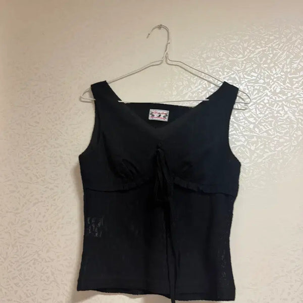 [BUNJANG] Black Ruffle Neck Lace Sleeveless Top / 러프넥 레이스 나시