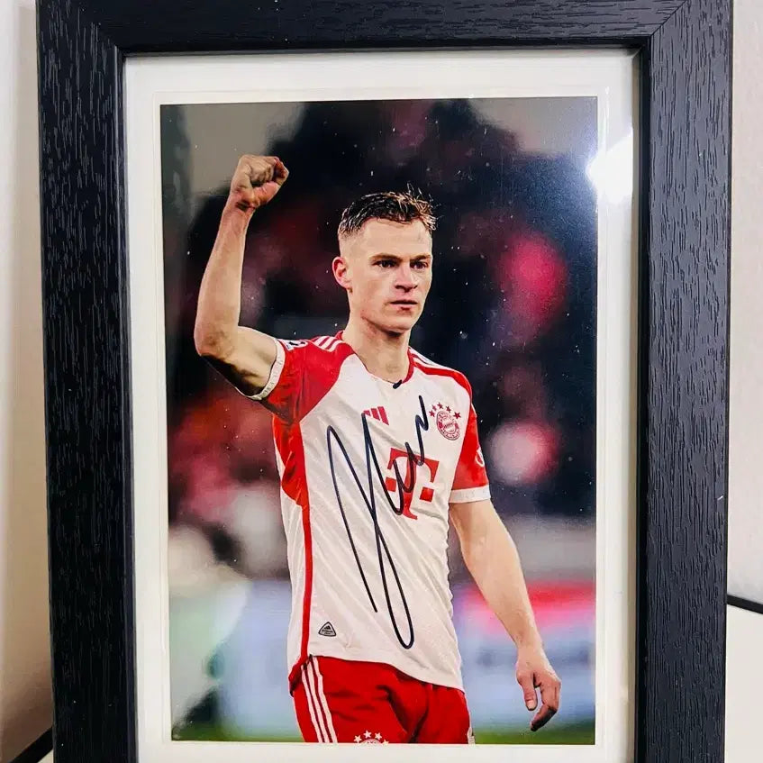 [BUNJANG] Bayern Munich Kimmich Autographed Framed Photo / 바이에른 뮌헨 키미히 친필싸인 액자
