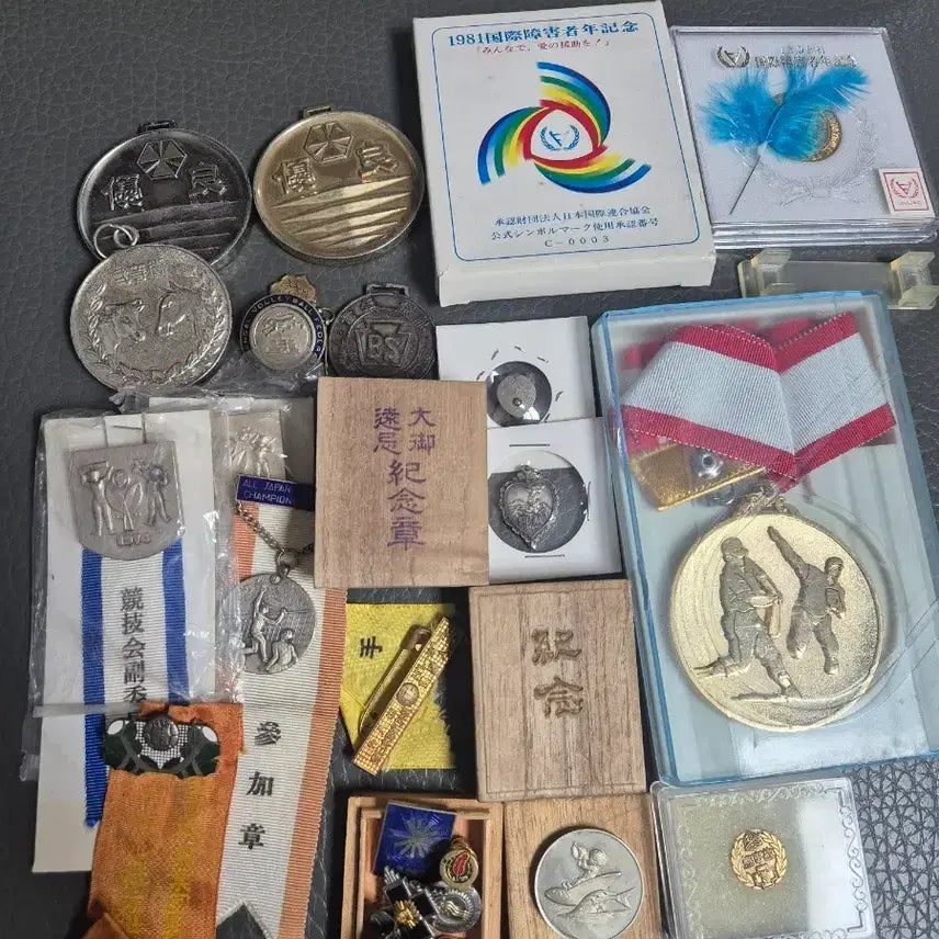 [BUNJANG] Rare Japanese Colonial Era to Modern Medal Collection Bundle / 일제강점기~근대 희귀 훈장 메달 기념 메달 뱃지 일괄