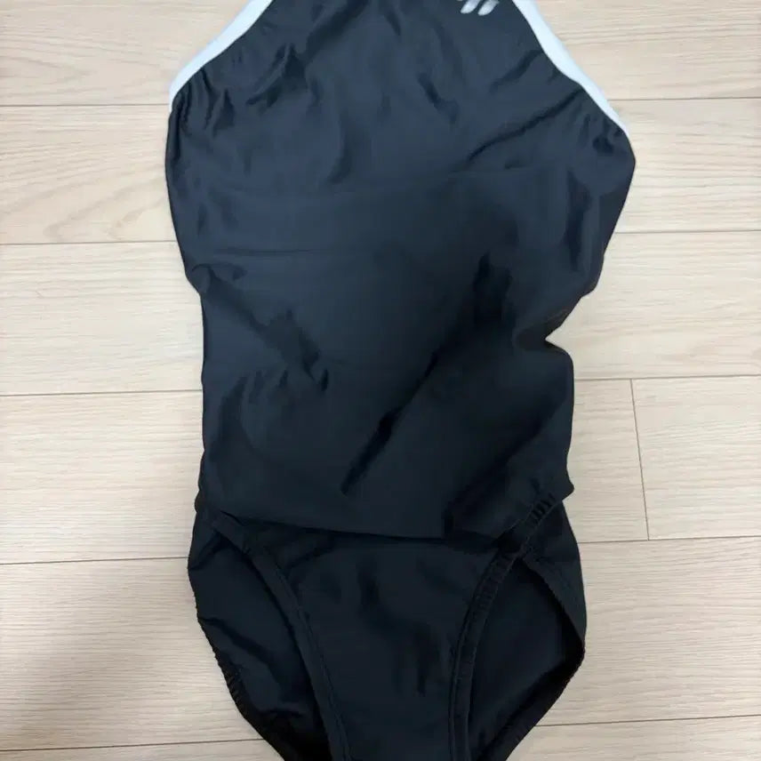 [BUNJANG] Swayve Serenity Swimsuit Size S (Black, Deep Green) / 스웨이브 세레니티 수영복 S사이즈 (블랙, 딥그린)