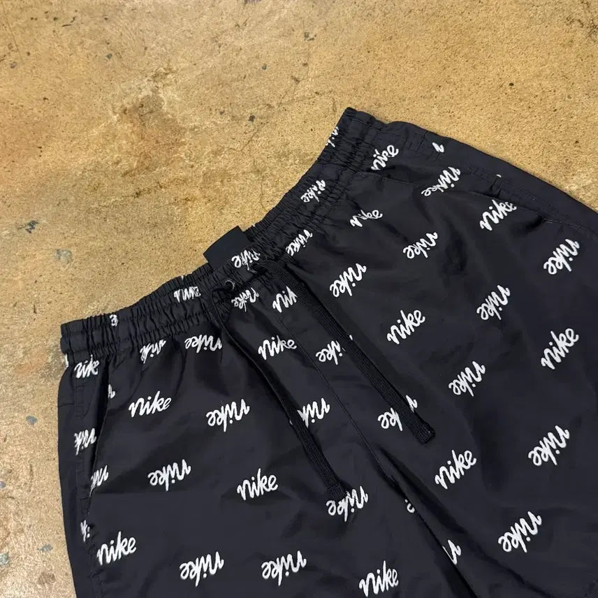 [BUNJANG] Nike Logo Pattern Shorts / [정품/M] 나이키 로고 패턴 반바지