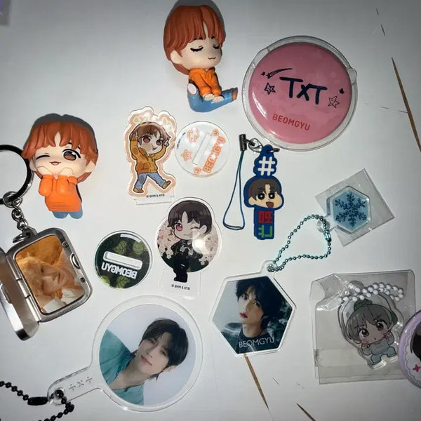 [BUNJANG] TXT Beomgyu Official Goods Figure, Badge, Keychain, Acrylic Set / 투바투 txt 범규 굿즈 공굿 피규어 뱃지 키링 아크릴