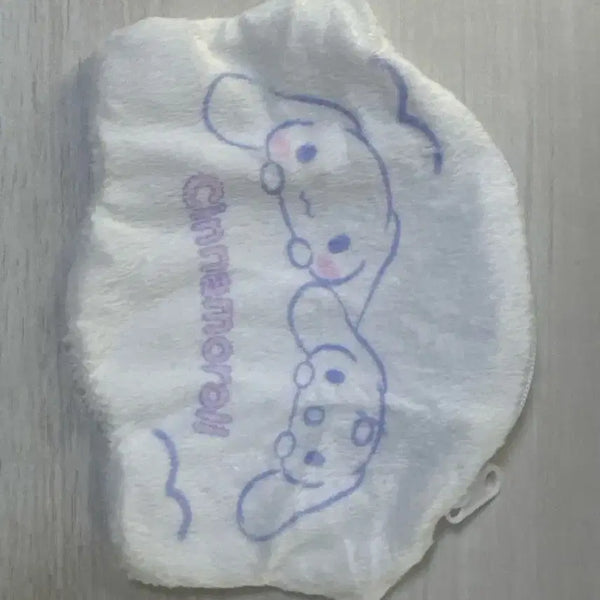 [BUNJANG] Cinnamoroll Fluffy Pouch (Double-Sided) / 시나모롤 털 파우치 (양면)
