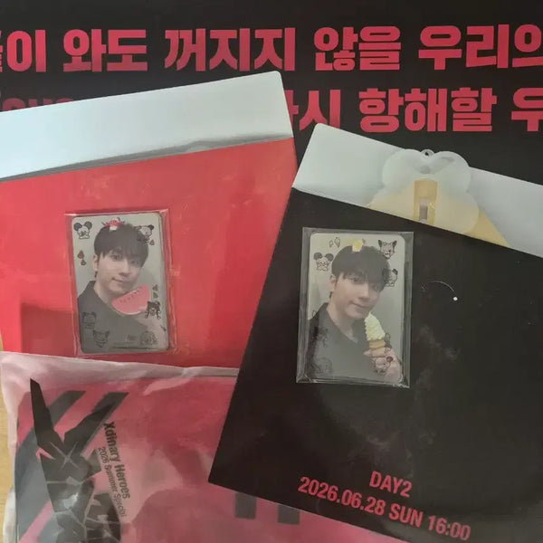 [BUNJANG] XDINARY HEROES Summer Concert First Day Last Day Admission Gift Bundle Set Towel Slogan Included / 엑디즈 썸머콘 첫콘 막콘 입장기프트 일괄 양도 타월 슬로건 포함