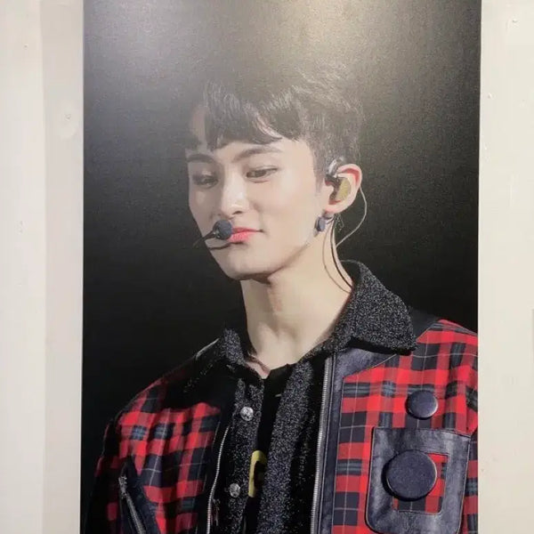 [BUNJANG] BadEight NCT Mark Lee Framed Photo A3 / 배드에잇 엔시티 마크 액자 드림 127 슈퍼엠 mark lee 어퍼룸