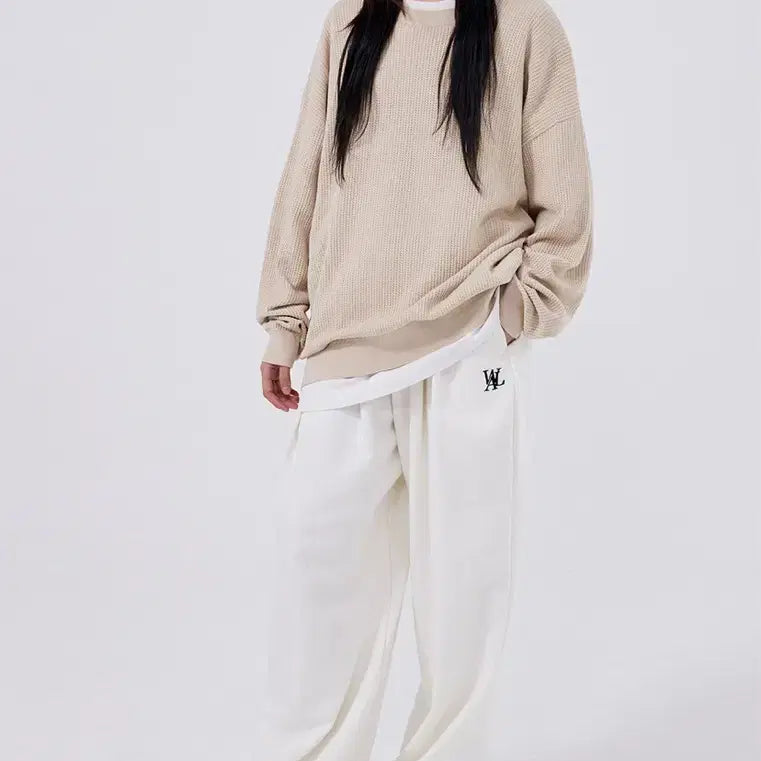 [BUNJANG] Wooalong Signature Logo Round Scassi Knit Beige / [M] 우알롱 시그니처 로고 라운드 스카시 니트 베이지