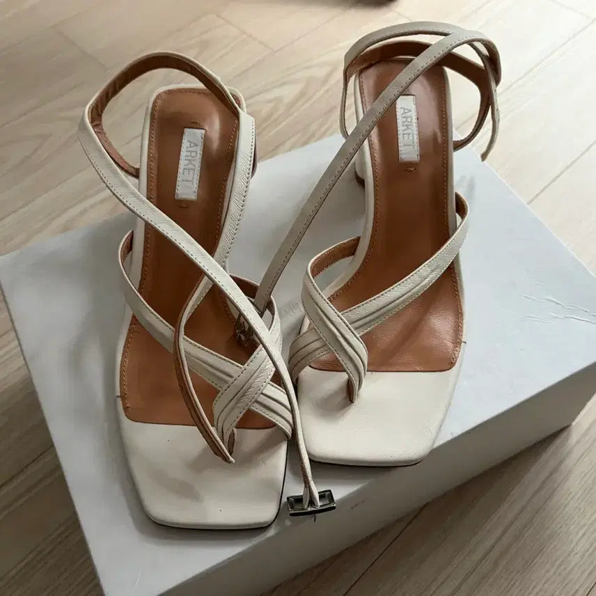 [BUNJANG] Arket Mid Heel Strappy Sandals / arket sandal 아르켓 미드힐 샌들36size (225-230)