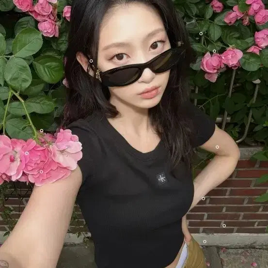 [BUNJANG] Calvin Klein Women's Woven Label Rib Baby Tee - New / 캘빈클라인 여성 우븐라벨 립 베이비 티 새상품