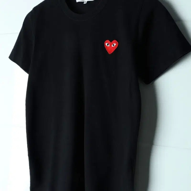 [BUNJANG] Comme des Garçons Heart Logo Black Half Sleeve T-shirt / W(M) 꼼데가르송 반팔 티셔츠 하트로고 블랙 놈코어-H34440