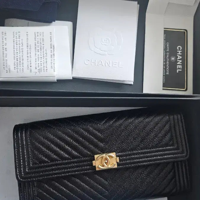 [BUNJANG] Chanel Chevron Boy Chanel Long Wallet Black Gold Hardware / 샤넬 쉐브론 보이샤넬 블랙 금장 장지갑