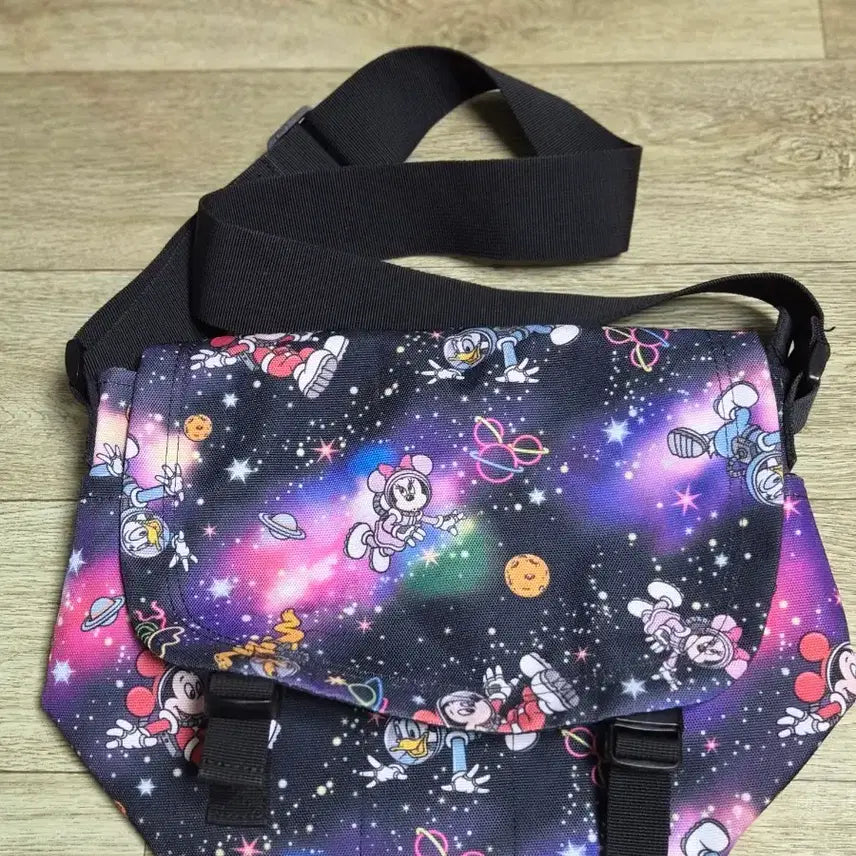 [BUNJANG] Tokyo Disney Resort Mickey & Friends Space Pattern Messenger Bag / 도쿄 디즈니 리조트 우주 패턴 메신저 백 (미키&친구들)
