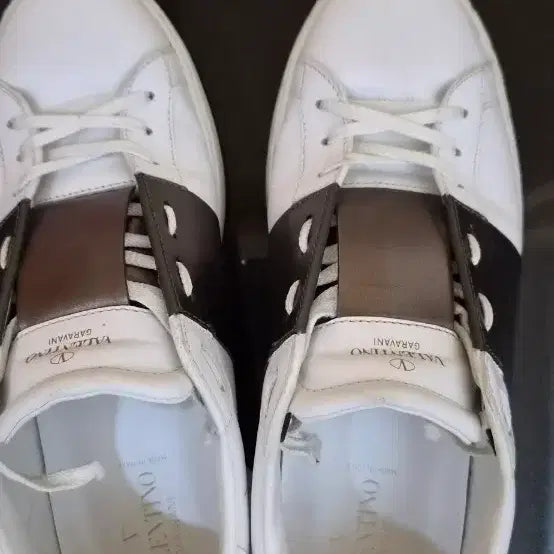 [BUNJANG] Valentino Garavani Rockstud Sneakers White / 발렌티노 가라바니 락스터드 스니커즈 화이트