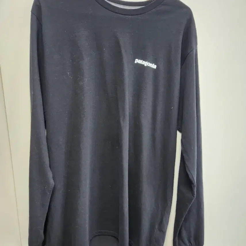 [BUNJANG] Patagonia P-6 Logo Responsibili-Tee Long Sleeve T-Shirt (Black) / 파타고니아 롱슬리브 P-6 로고 리스폰시빌리 티셔츠 (블랙)