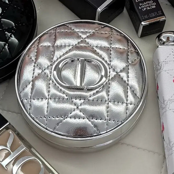 [BUNJANG] Dior Forever Cushion Case Silver / 디올 포에버 쿠션 케이스 실버
