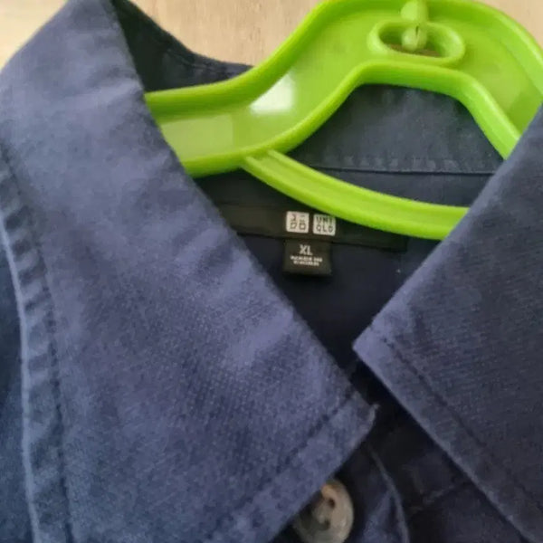 [BUNJANG] Uniqlo Men's Short Sleeve Shirt (Size 105) / 남자 유니클로 반팔남방 105