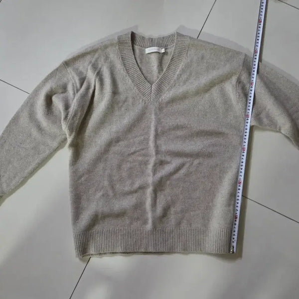 [BUNJANG] Giordano Beige V-Neck Knit Sweater / 지오다노 베이지색 브이넥 니트 스웨터