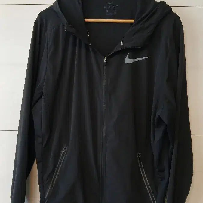 [BUNJANG] Nike Dri-FIT XL Running T-Shirt / 나이키 드라이핏 XL 러닝 티셔츠 뒷맨하단부분 작은구멍