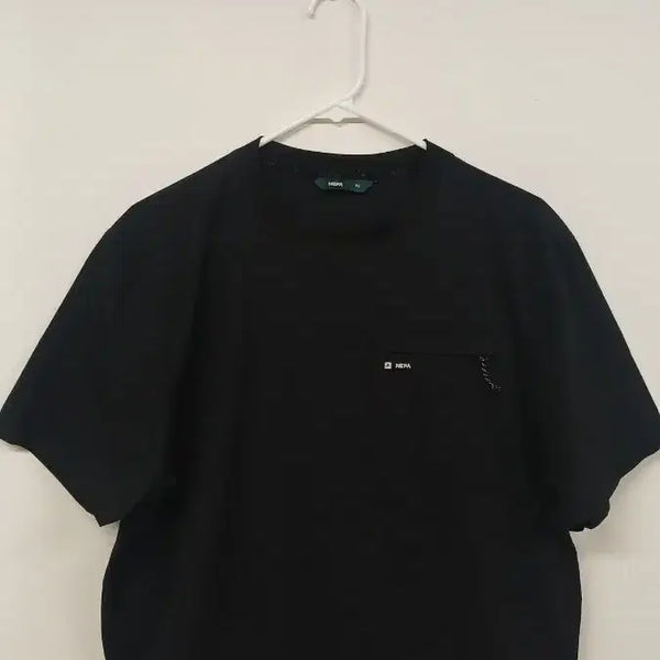 [BUNJANG] Nepa Black T-Shirt / 네파 반팔티 블랙