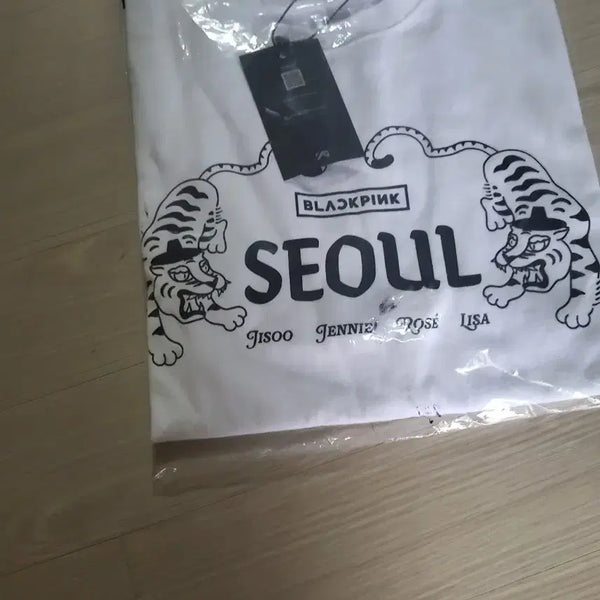 [BUNJANG] Blackpink Seoul Short Sleeve T-Shirt M / 블랙핑크 서울 반팔 티셔츠  M 팝니다