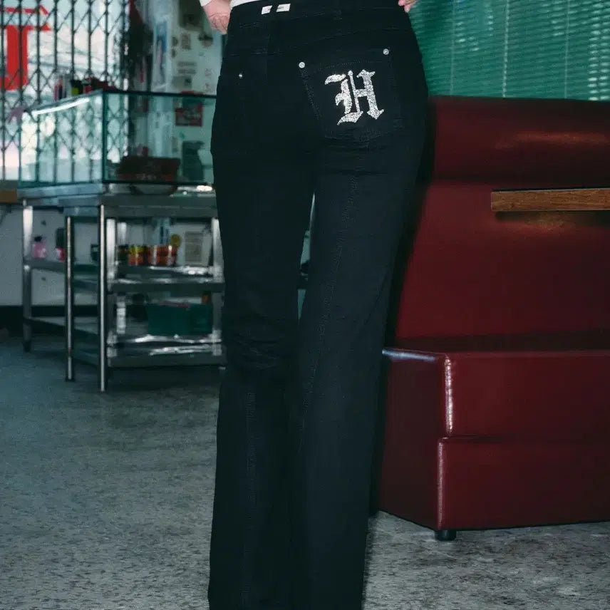 [BUNJANG] Helene Paris Logo Cubic Washed Bootcut Denim Pants (M) / 헬레네 파리스 로고 큐빅 워시드 부츠컷 데님 팬츠 m