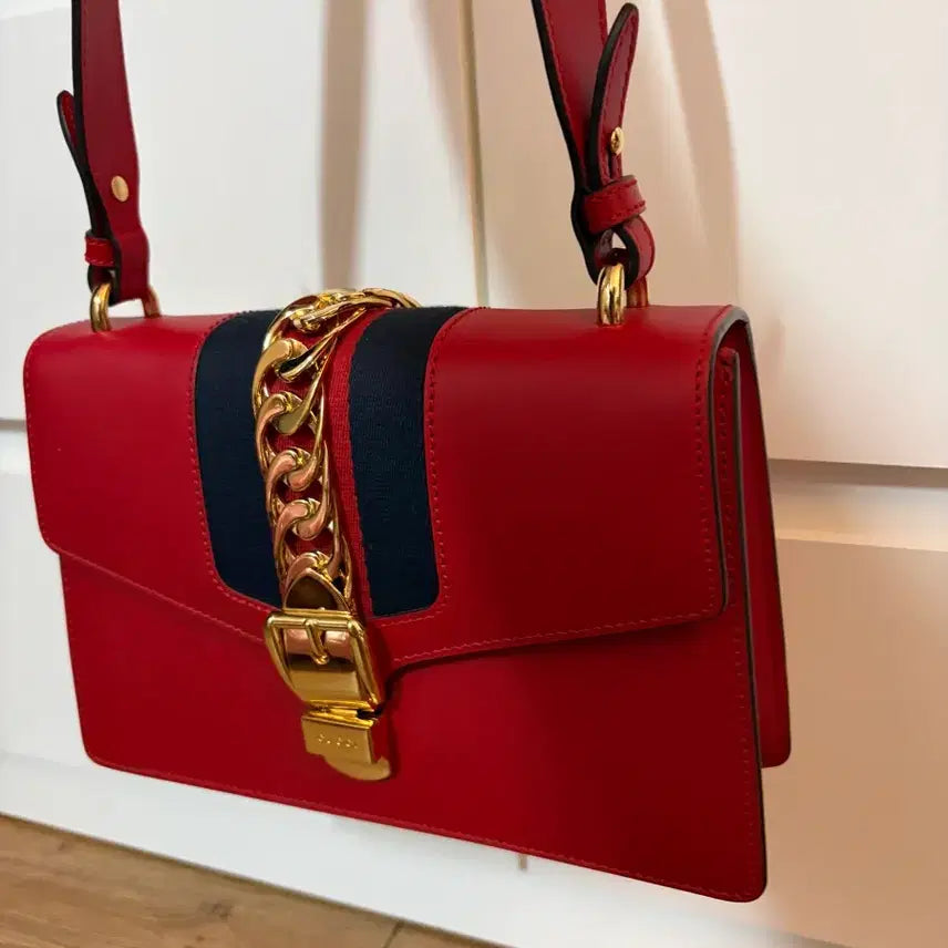 [BUNJANG] Gucci Sylvie Red Small Shoulder Bag / 구찌 실비 레드 스몰 백