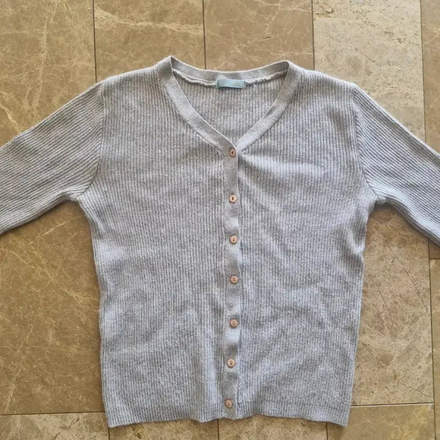 [BUNJANG] Ribbed V-Neck Long-Sleeve Knit Cardigan - Light Gray / 골지 브이넥 긴팔 니트 가디건 연회색