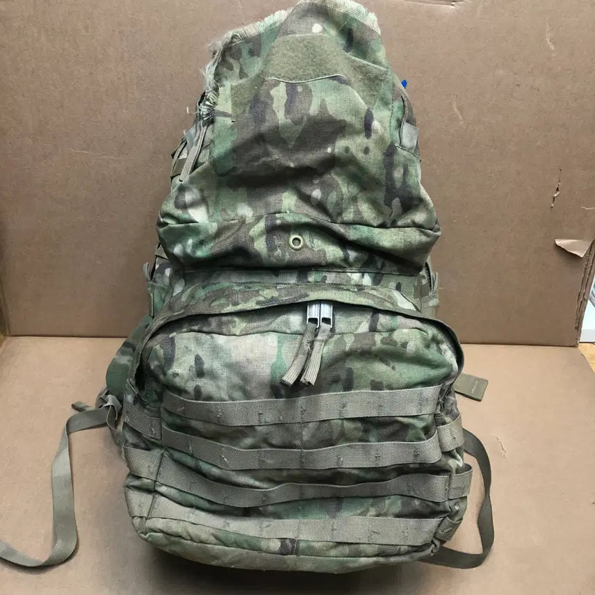 [BUNJANG] US Military Surplus Medium Rucksack with Frame and Hip Belt (Repaired) / C4. [미군정품] 멀티캠 미디움 럭색 (프레임+허리벨트 포함 / 수리)